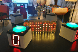 Un chrono, des questions, des défis à réaliser…et 60 secondes max pour y arriver ! La solution idéale pour dynamiser votre après-midi ou votre soirée.  Proposez à vos participants une animation alliant quiz et défis ludiques à relever par équipe.