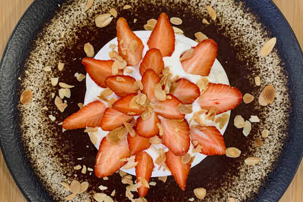 34_Meringue, mascarpone d'orgeat et fraises_LesFoodCuisine_VignetteSite